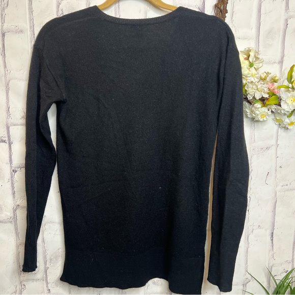 Halogen V-Neck Cashmere Sweater In Black - Picture 5 of 8